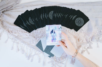 10 Essential Beginner Tips For Tarot